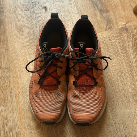 On cloud sneakers - Picture 2 of 7